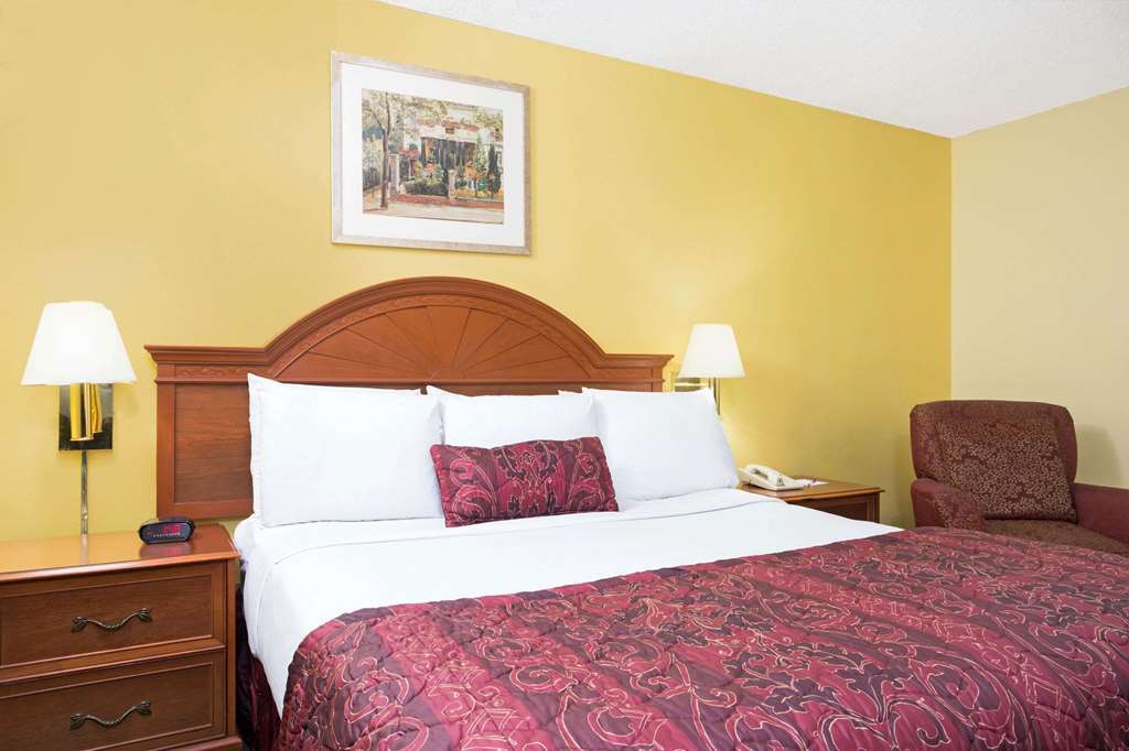 Orlando Inn Near International Drive Williamsburg Bilik gambar